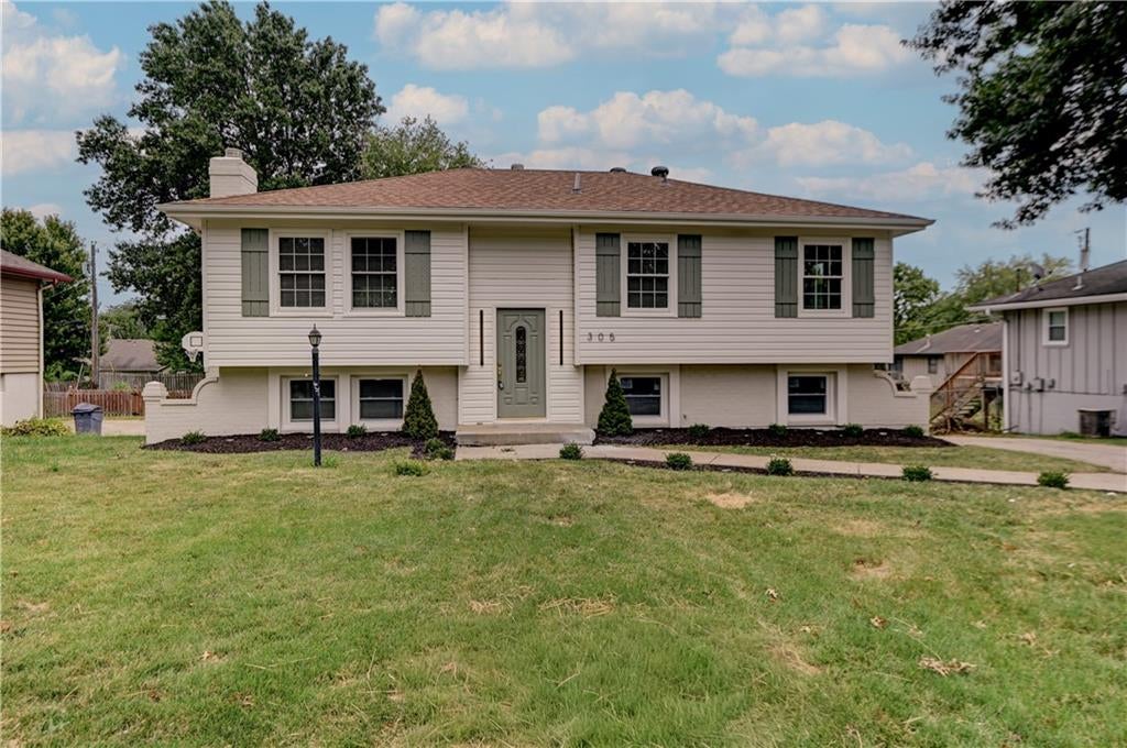 305 Sharon Drive — photo