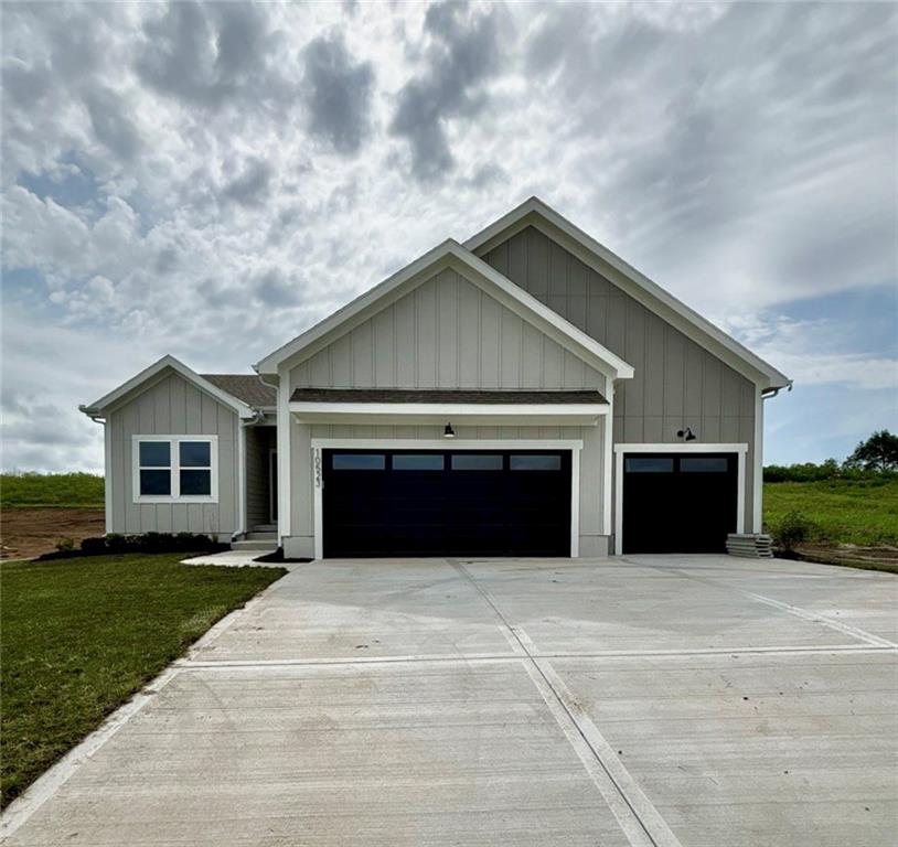 500 SW Amara Drive — photo