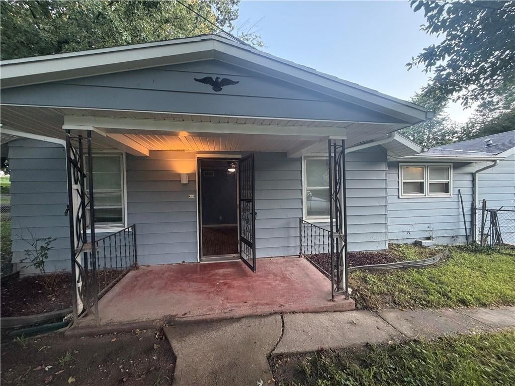 1516 E Highland Avenue — photo