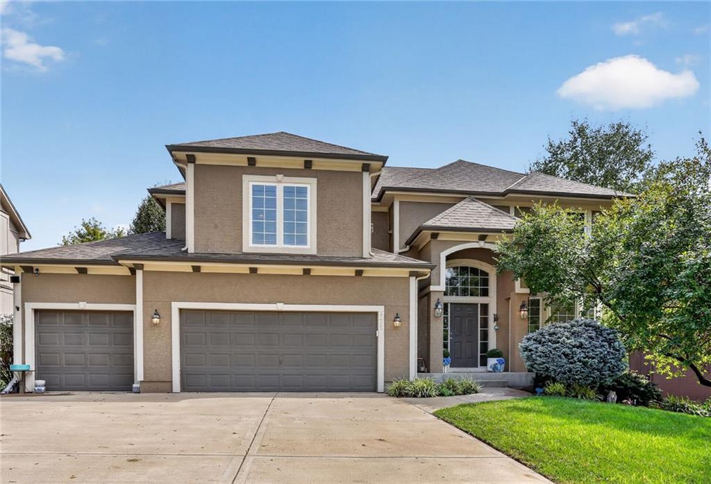 4425 Silverheel Street — photo
