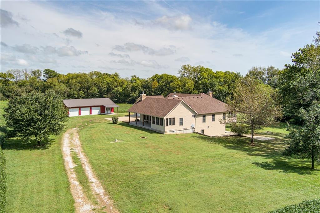 25205 E Blue Mills Road — photo