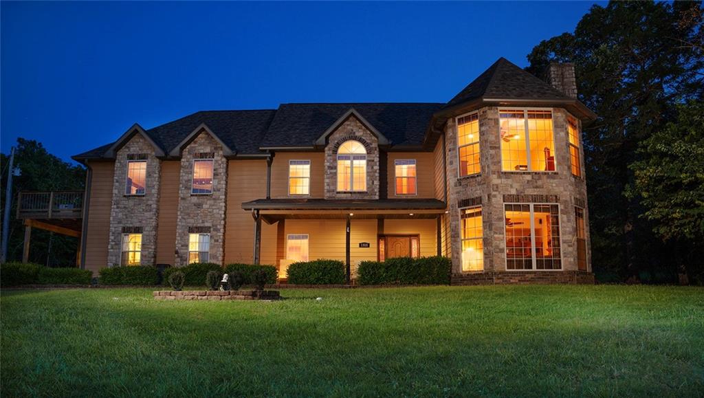 1318 Oakwood Drive — photo
