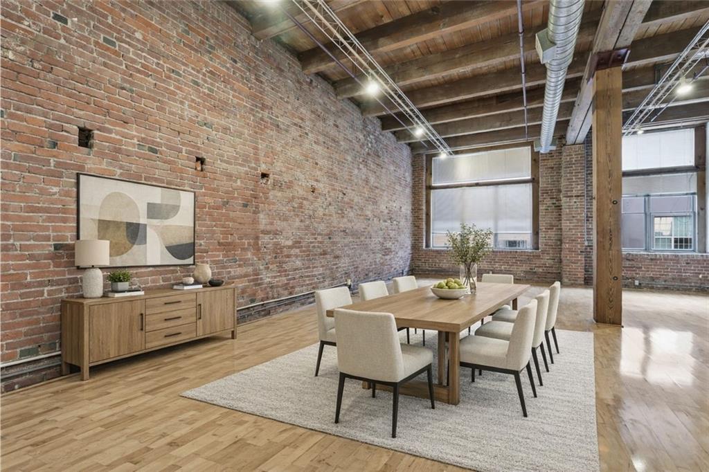 306 W 7 Street 203 — photo