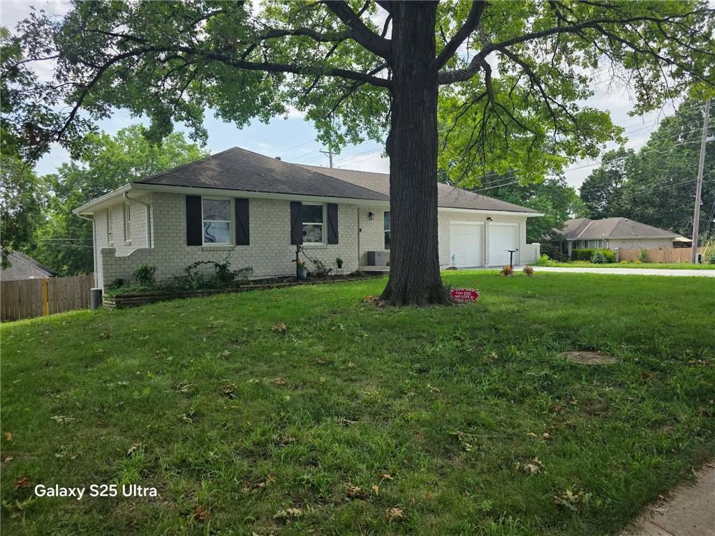 Home in Raytown, MO 64133 — photo 2