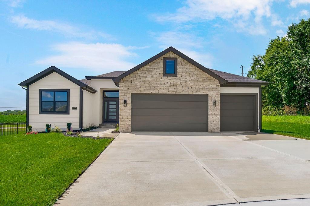 2233 SW Heartland Court — photo