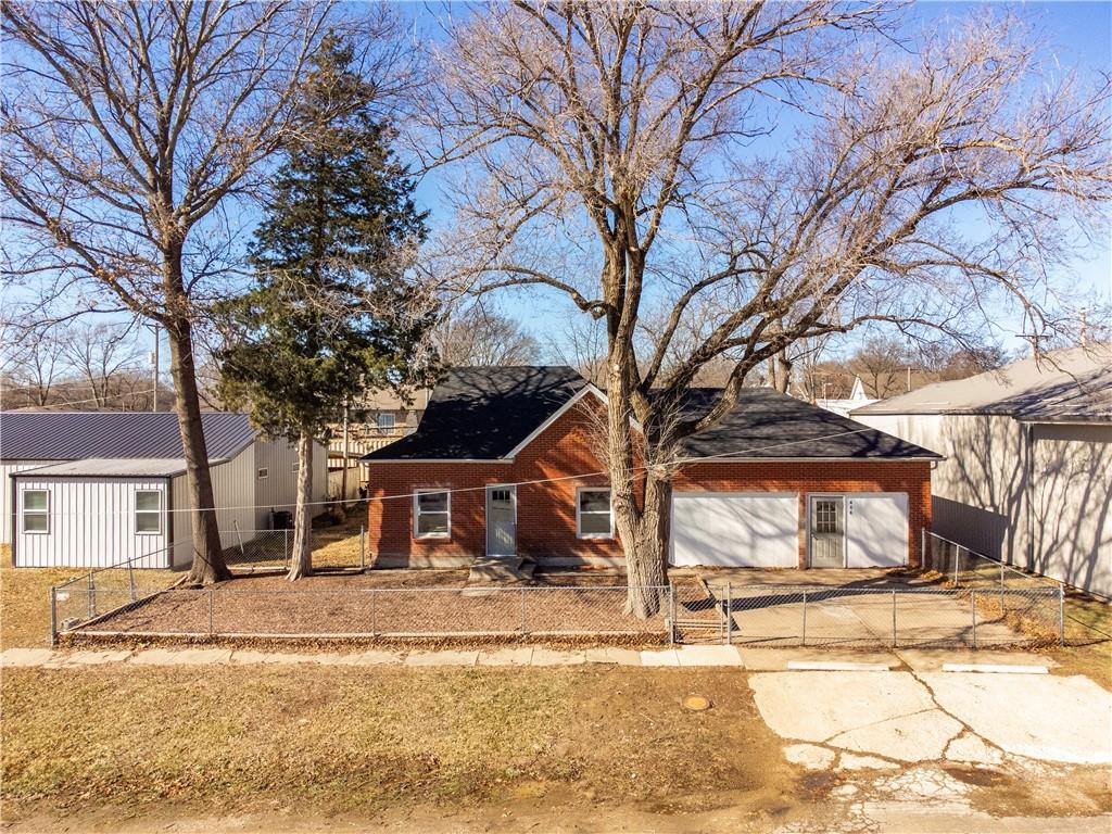 406 S Main Street — photo