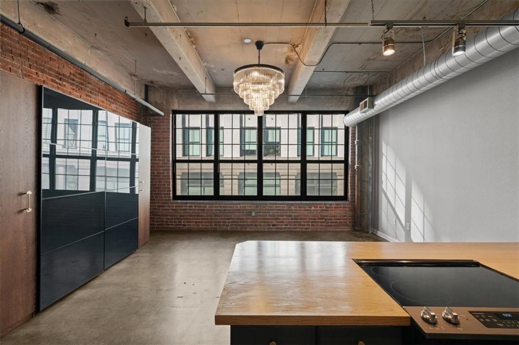 715 May Street 327 — photo