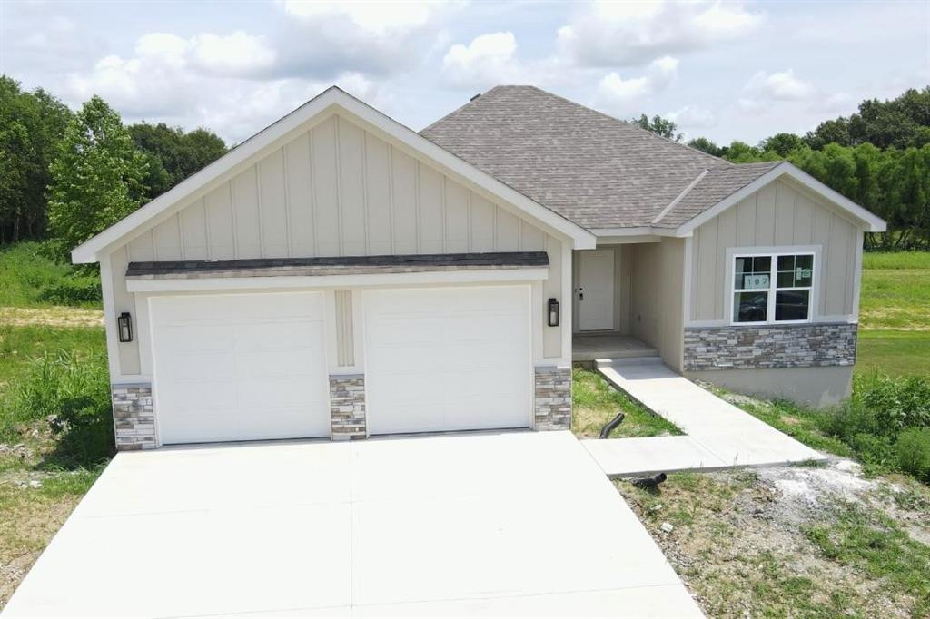107 Johnson Circle, Dearborn, MO 64439 — photo 2