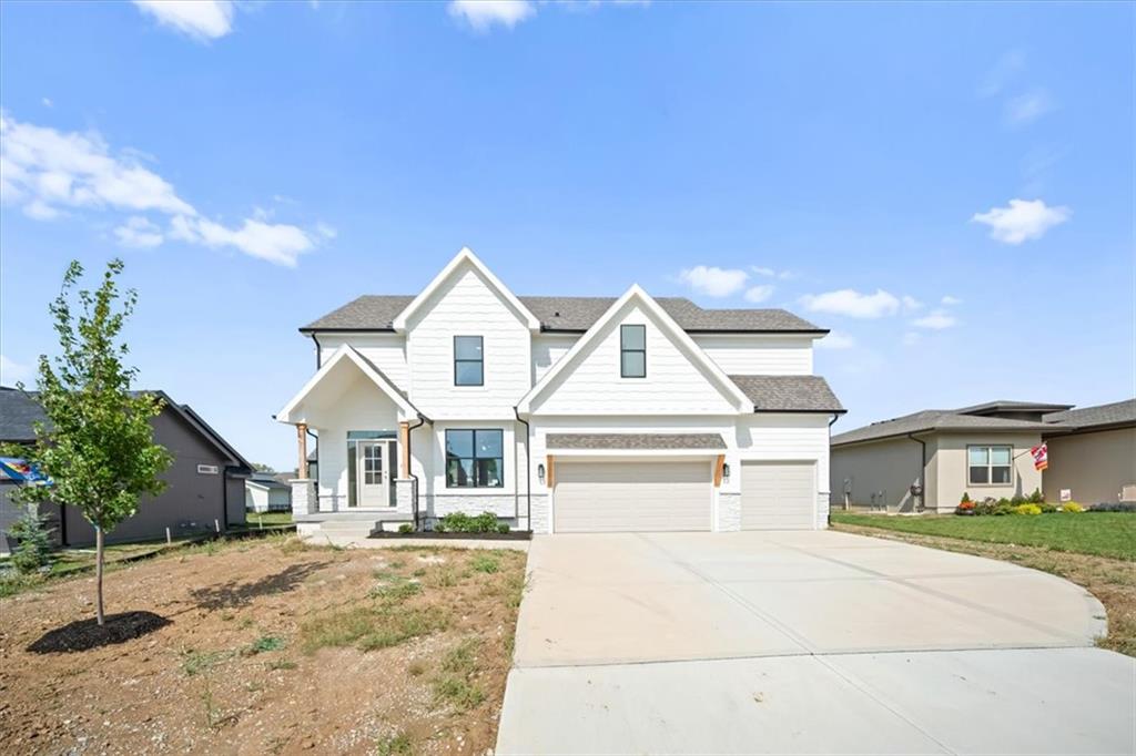 2614 SW Firefly Lane — photo