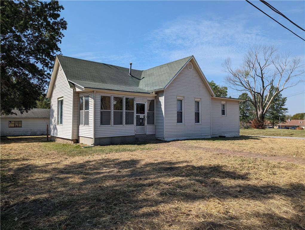 709 W Benton Street — photo