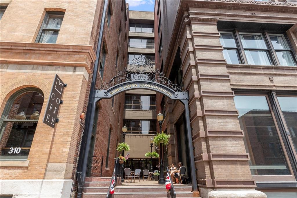 308 W 8th Street 303 — photo