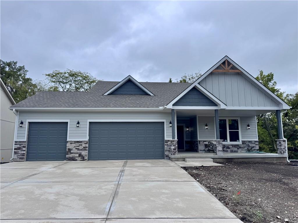 8638 Eagle Creek Drive — photo