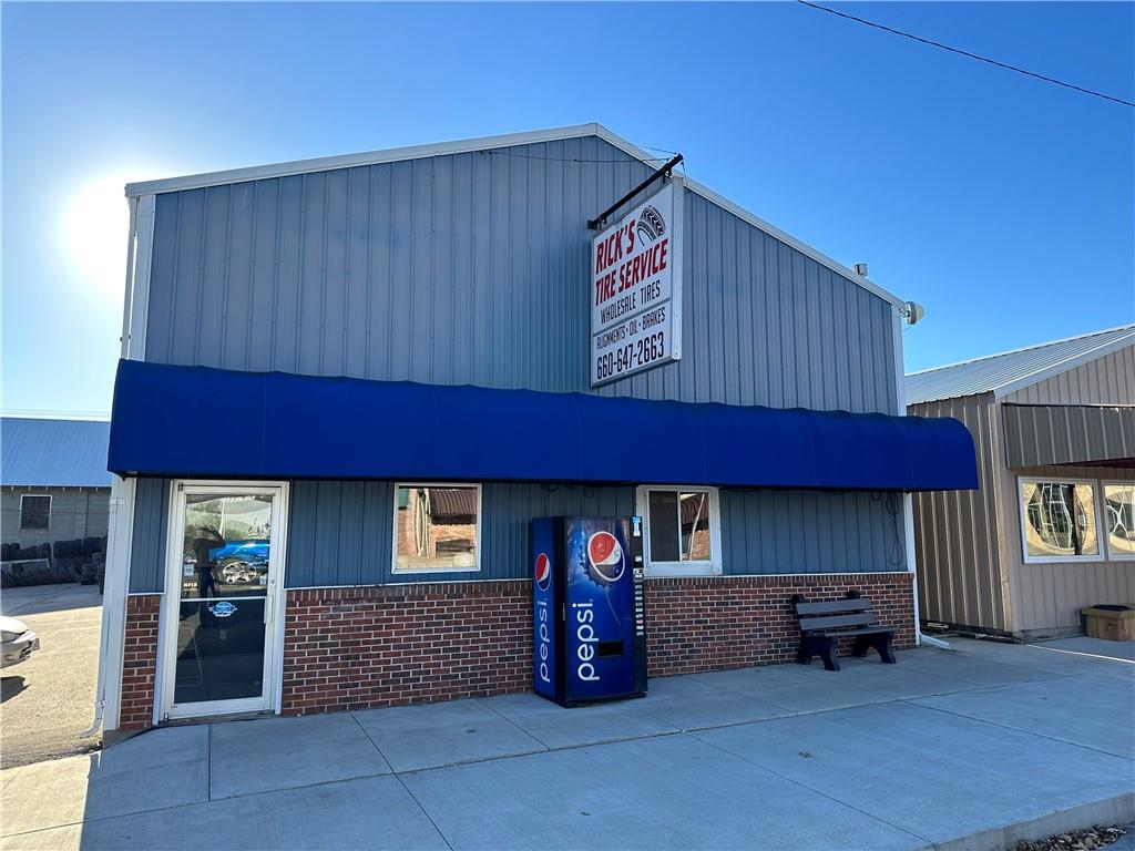 123 N Main Street — photo
