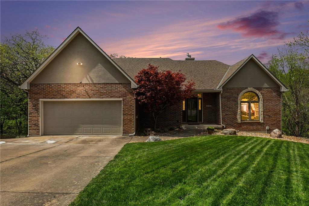 2401 SW Whispering Creek Court — photo