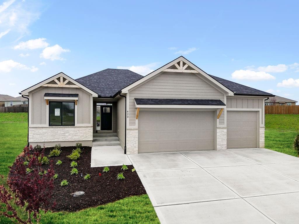 7904 SE Hoot Owl Street — photo