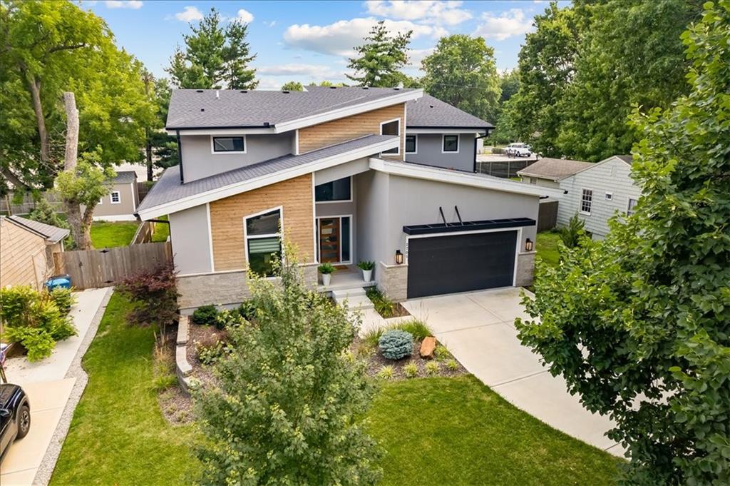 2705 W 74th Street — photo