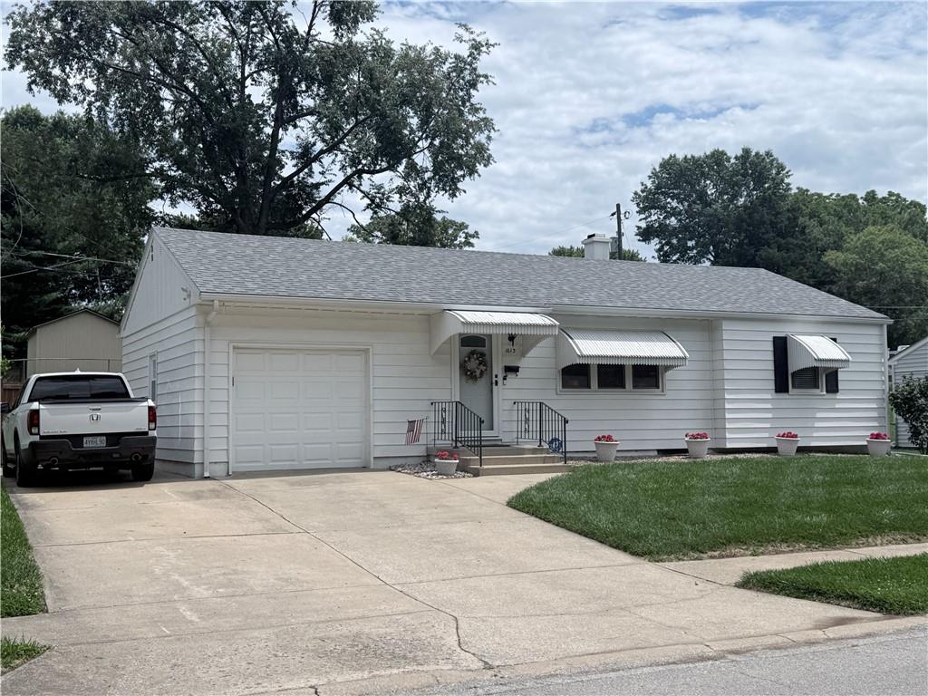 1613 N Mccoy Street — photo