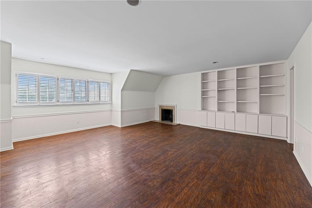 8361 Somerset Drive 303 — photo