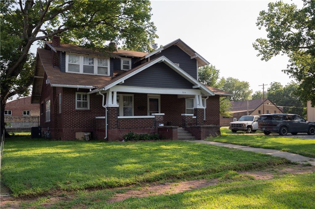 304 E 4th Street, Cherryvale, KS 67335 — photo 2