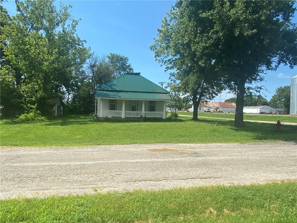15 E 6th Street, Adrian, MO 64720 — photo 2