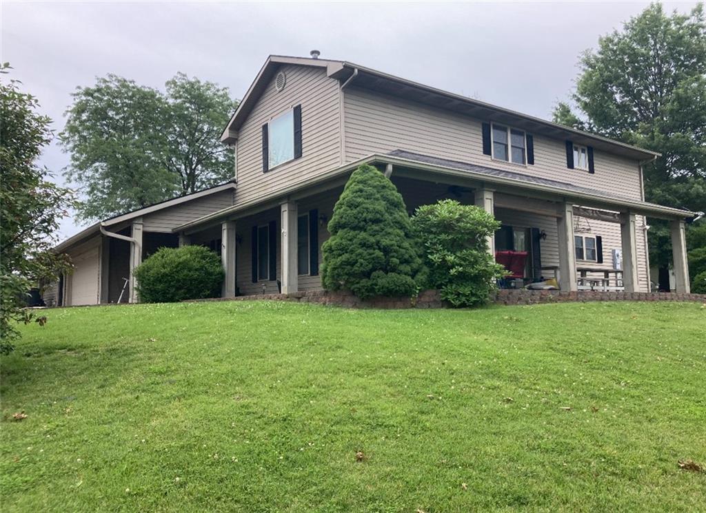 2216 Country Club Drive — photo