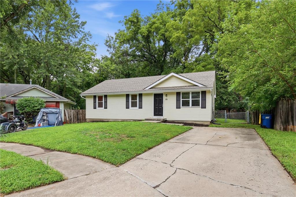 15 Brooks Court — photo