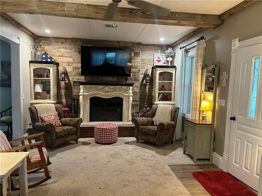 212 S Elm Street — photo