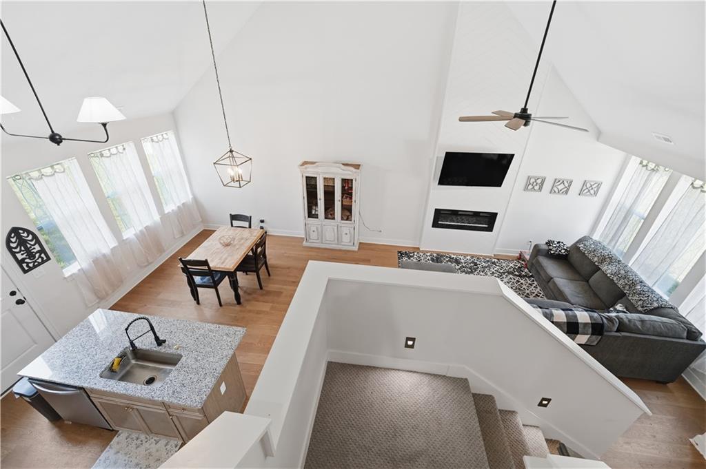 413 W Walnut Street — photo