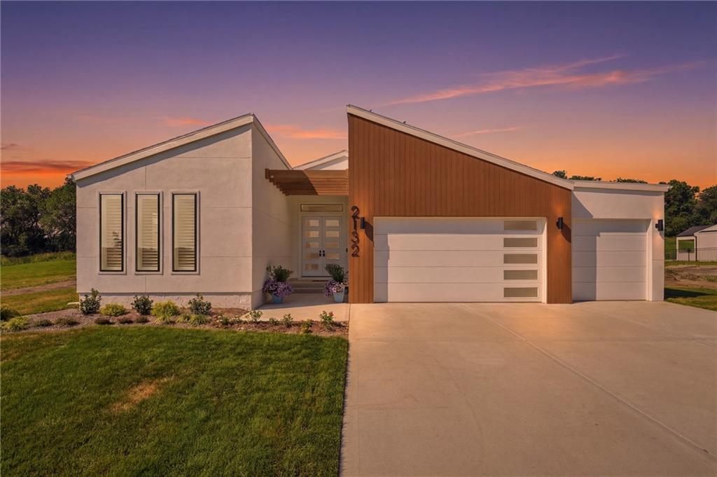 2132 SW Wheatfield Drive — photo