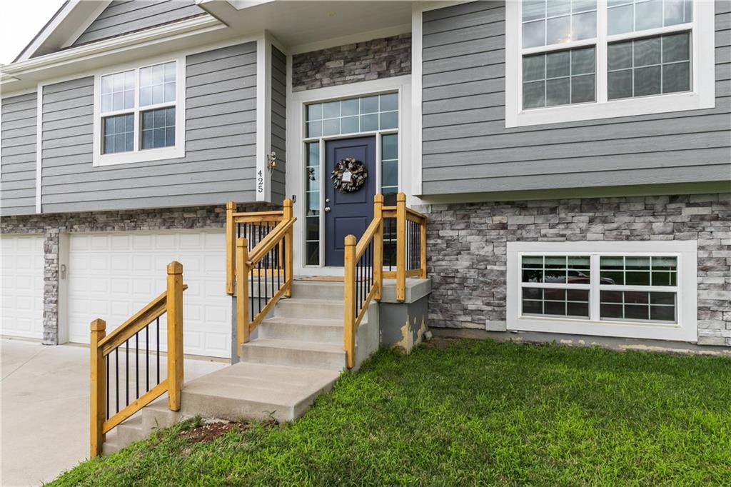 425 Spring Branch Drive, Raymore, MO 64083 — photo 3