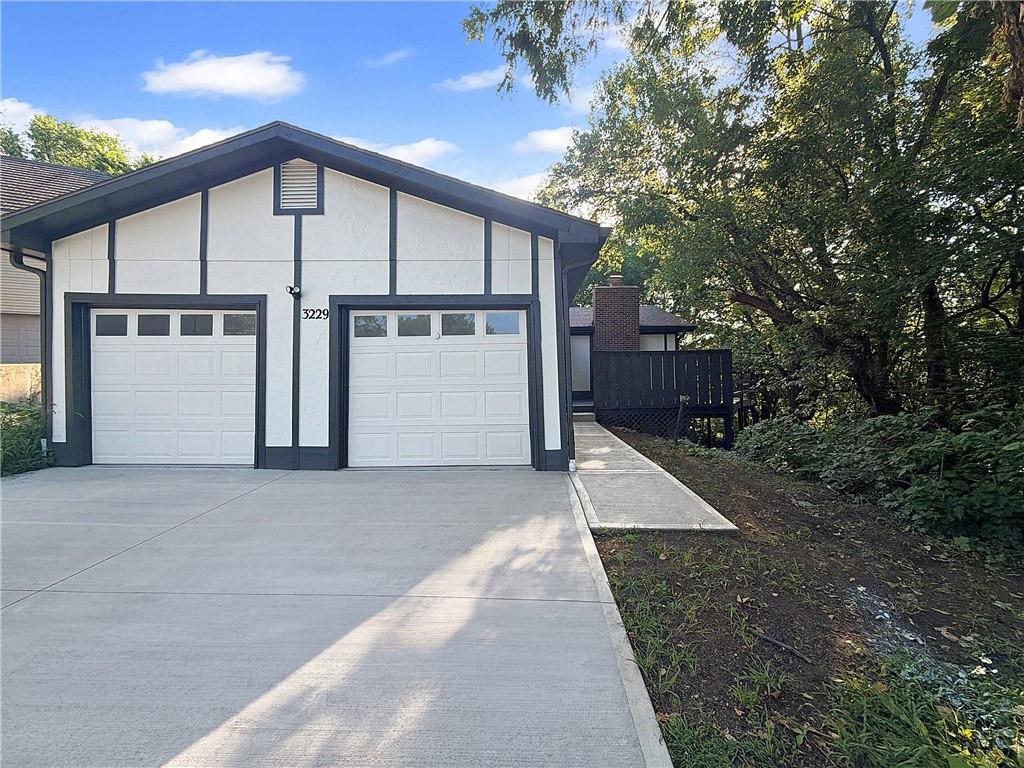3229 Big Horn Court — photo