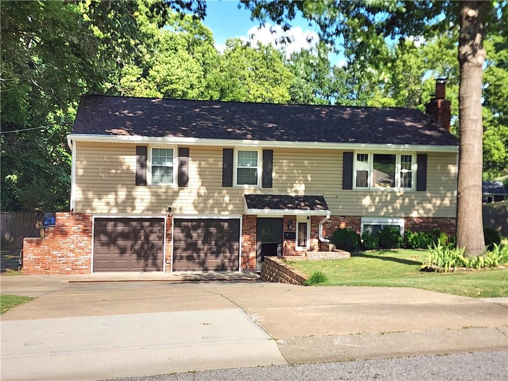 5819 Perry Lane — photo