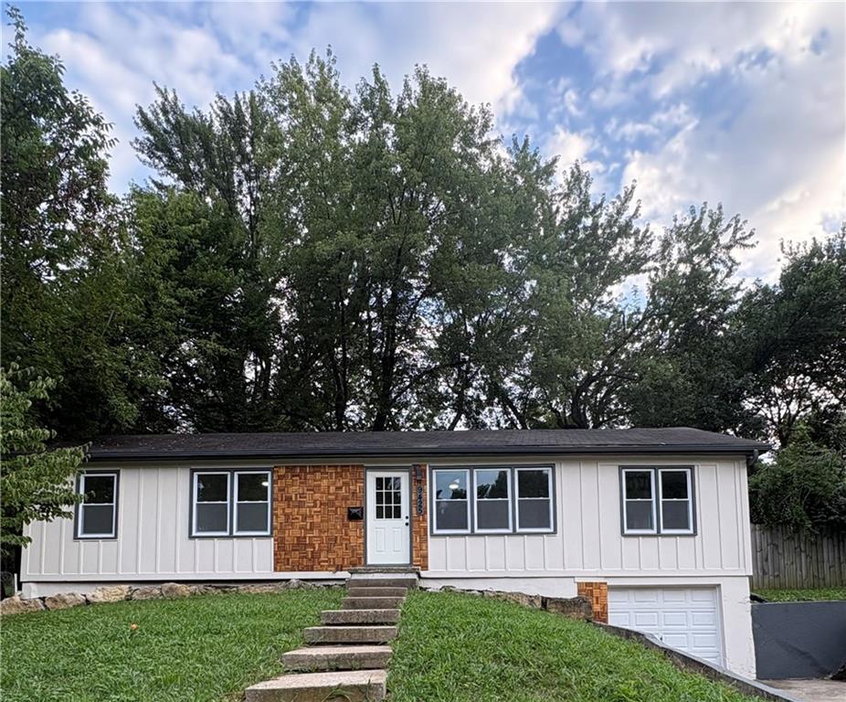 9425 E 67th Terrace, Raytown, MO 64133 — photo 2