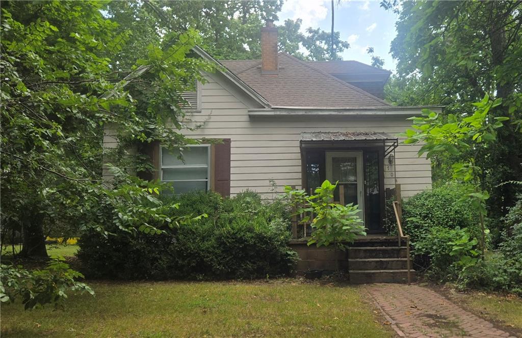 704 N Catalpa Street — photo
