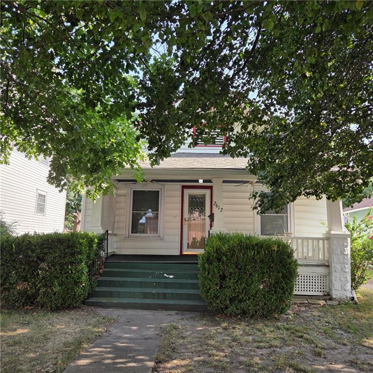 2612 Broadway Avenue — photo