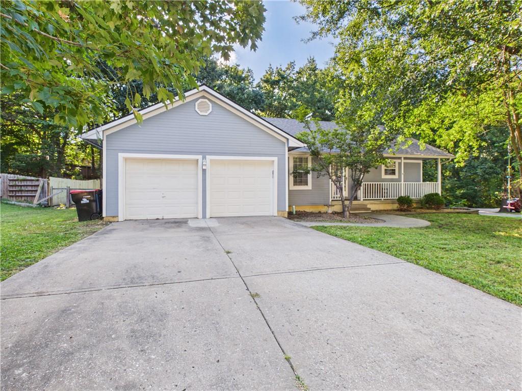 1407 Woodlawn Drive — photo