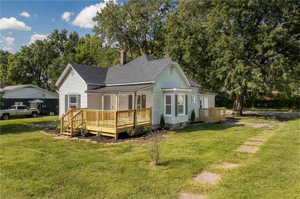 300 Maple Street, Lathrop, MO 64465 — photo 2