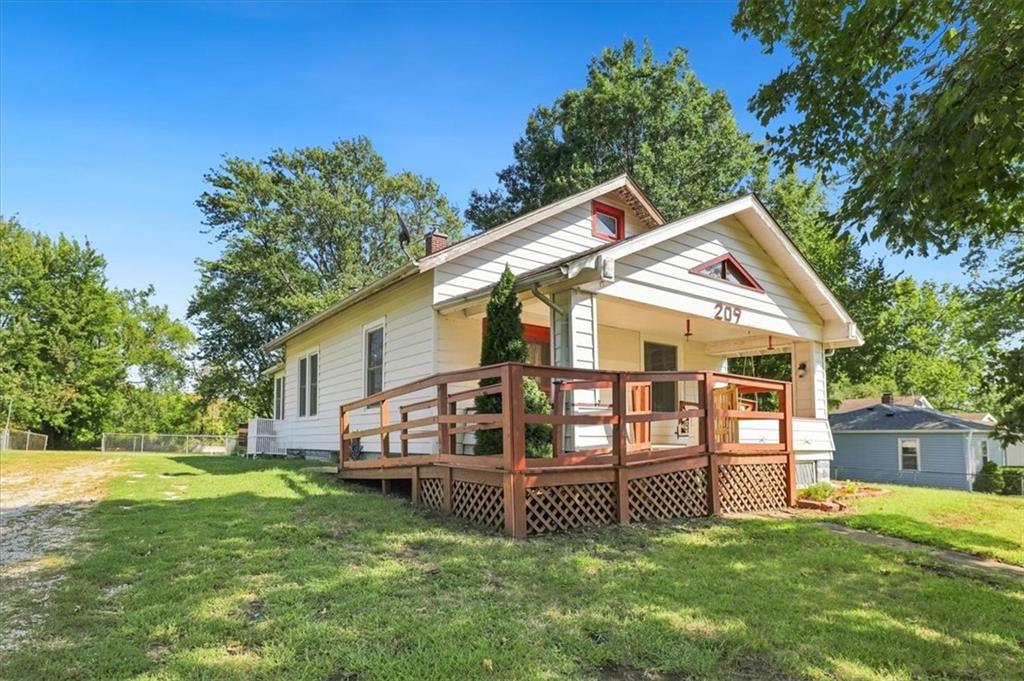 209 Maple Street, Lathrop, MO 64465 — photo 2