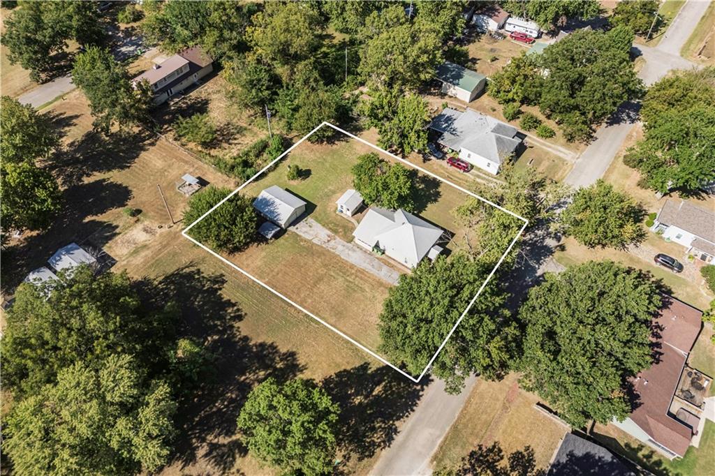 923 E 7th Street, Cherryvale, KS 67335 — photo 2