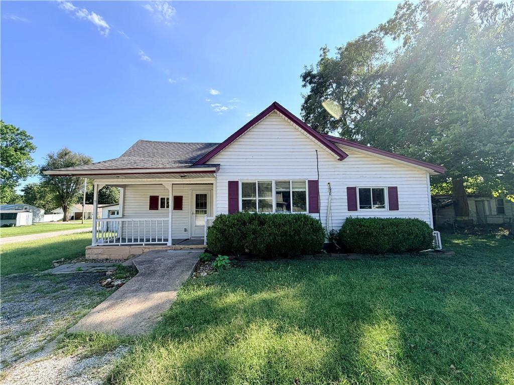 923 E Walnut Street — photo
