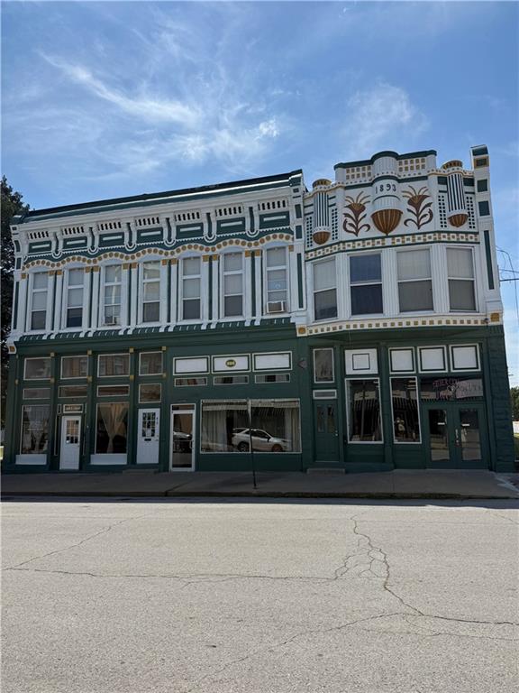 604 E Cherry Street — photo
