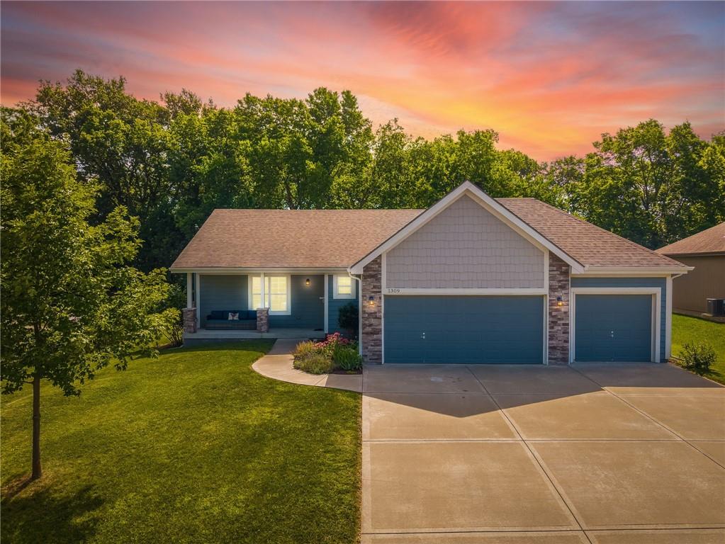 1309 Regency Drive — photo