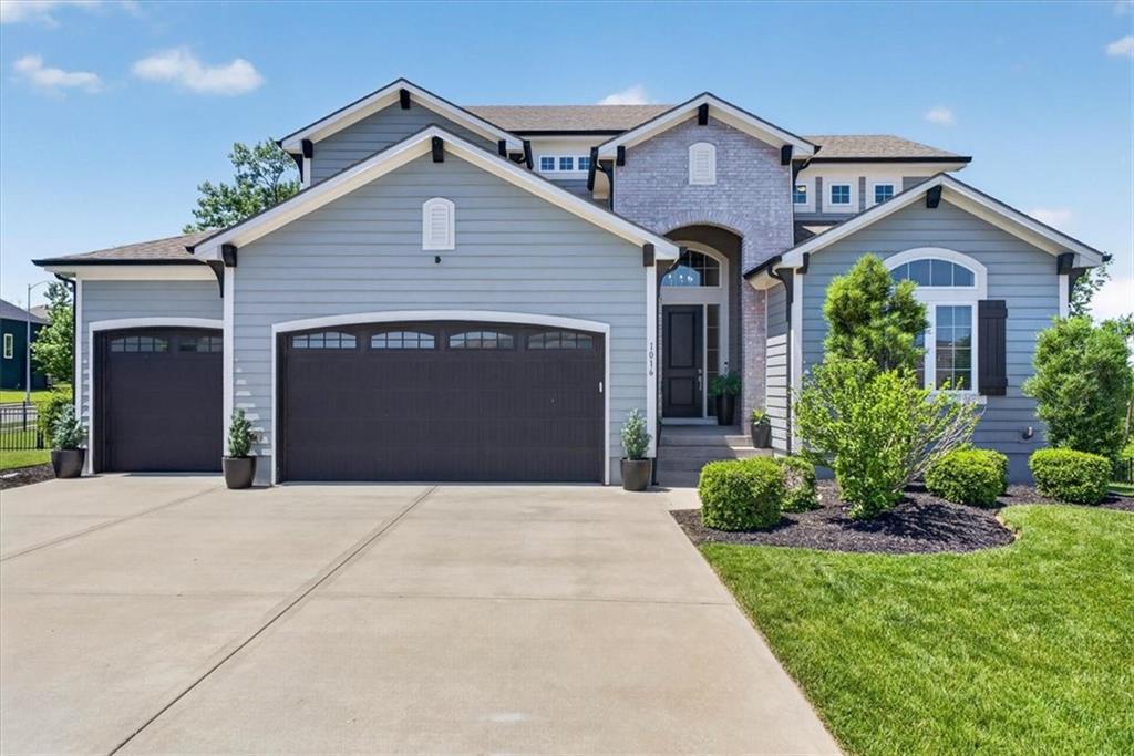 1016 Bridgeshire Drive — photo