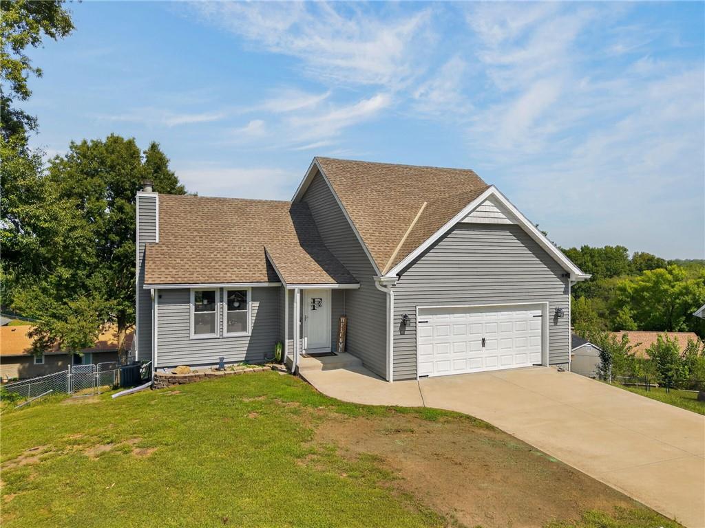 306 Lakeland Drive — photo