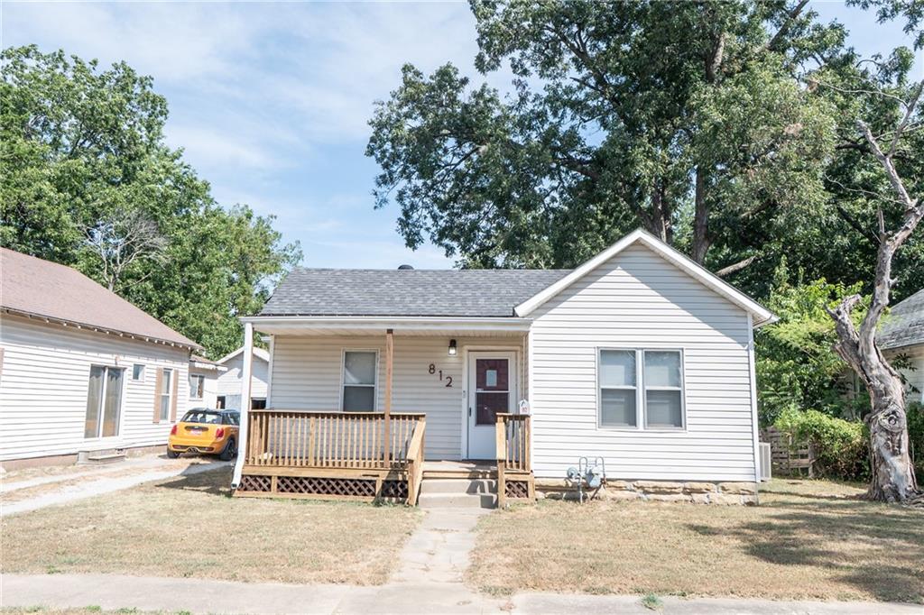 812 W Locust Street — photo
