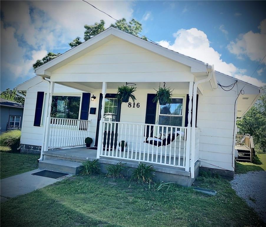 816 S College Street — photo