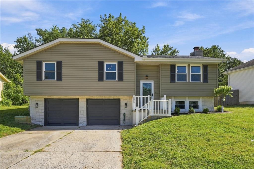 325 SE Brownfield Drive — photo