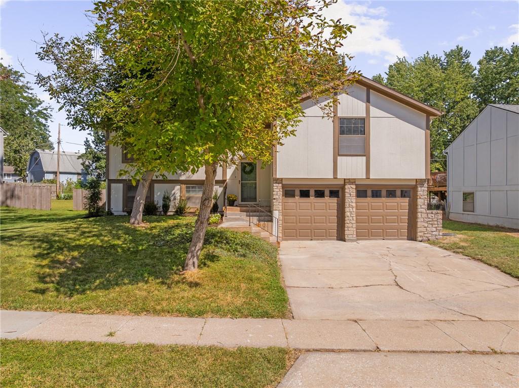 2116 E Mohawk Drive, Olathe, KS 66062 — photo 2