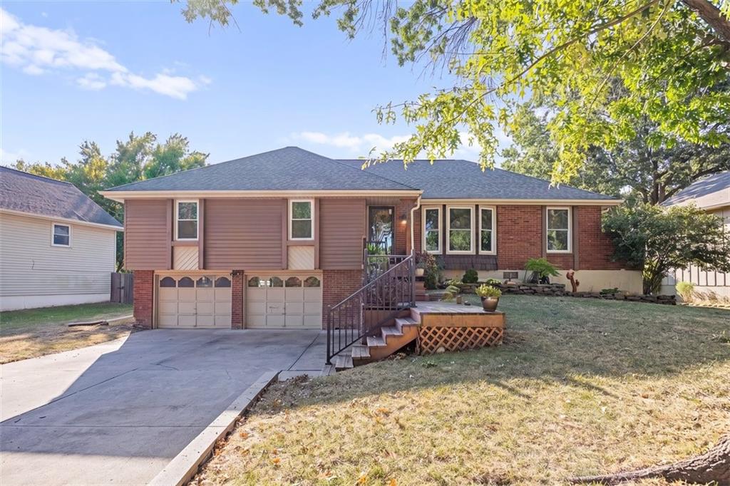 300 Johnston Drive — photo