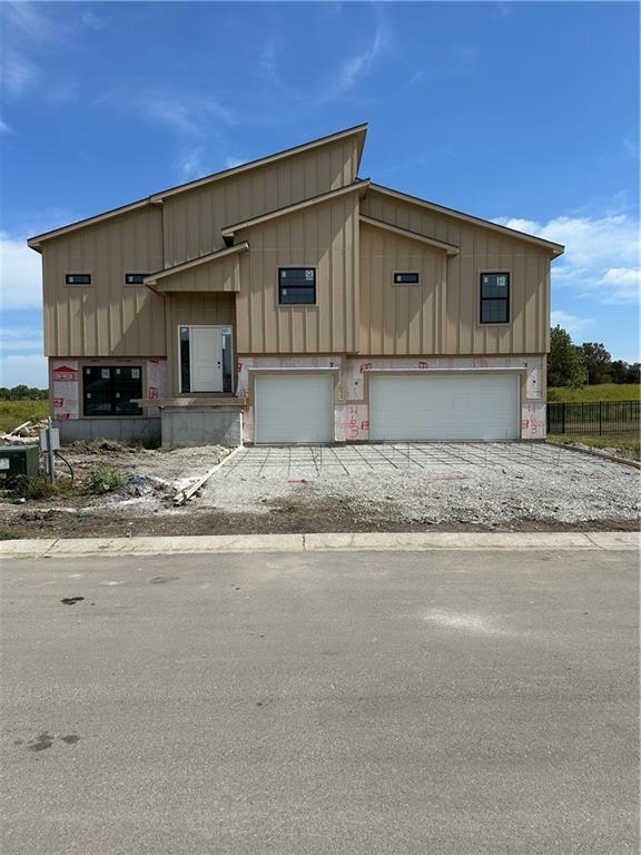 463 Green Drive — photo